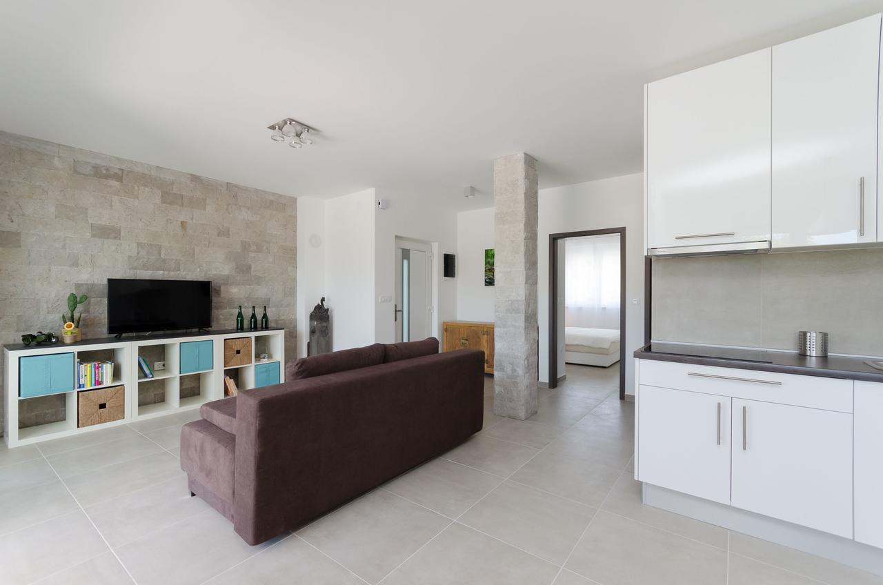 Apartments Residence Romance Pinezići Εξωτερικό φωτογραφία